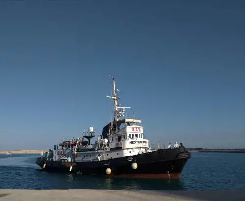 Due mesi di stop e 10mila euro di sanzione: la decisione del prefetto sulla nave Ong Mediterranea