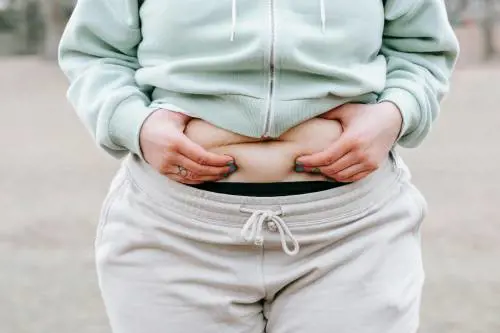 Pancia gonfia: sei consigli efficaci per ritrovare il benessere