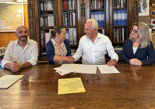 Il Pd nel marasma. E l’ex capogruppo ora certifica: "Il partito è morto"