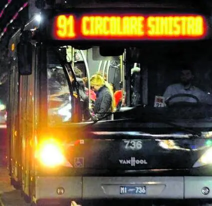 Ancora una rissa sulla 90. L'autista: "Così ogni notte"