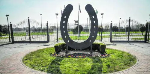 "Quell'area dell'ippodromo. La Maura nell'operazione urbanistica per lo stadio"
