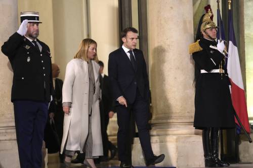 "Ora lavorare sulle esenzioni". Meloni e Macron asse sul vino