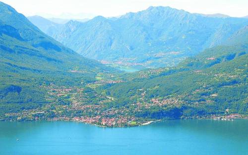 Chitarra in festival sul lago di Como