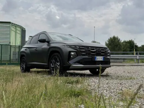 Hyundai Tucson plug-in: guarda la gallery del SUV ibrido alla spina