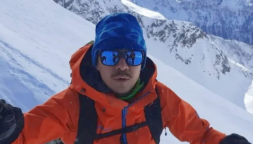 Voleva aiutare una collega bloccata sulla montagna: morto l'alpinista italiano Luca Sinigaglia 