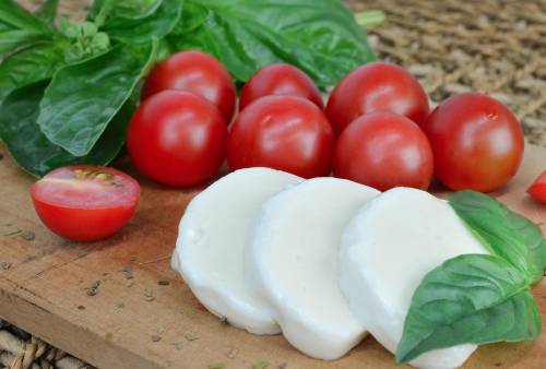 Mozzarelle ritirate dai supermercati per presenza di metallo: ecco i cinque lotti segnalati