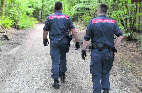 Scappano dai carabinieri con l'auto a noleggio: quattro arresti in poche ore