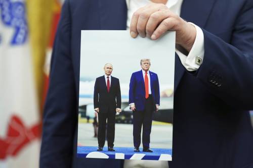 Trump: "Non contento delle trattative, vedremo di chi sarà la colpa e quali decisioni prendere". Putin: "Mosca sta facendo di tutto per fermare la guerra"