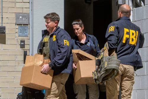 La scure di Donald sull'ex consigliere. L'Fbi fa irruzione nella casa di Bolton