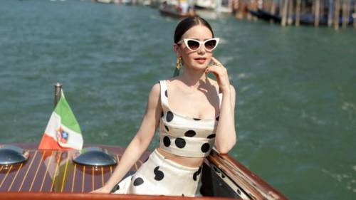 La morte durante le riprese a Venezia. Stop a Emily in Paris: ecco cosa è successo