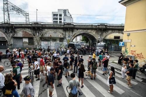 Rivoluzionari? Al Leonka solo affari
