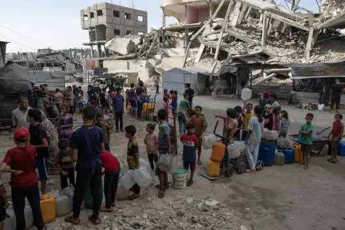 Influencer e delegazioni straniere a Gaza: ecco la nuova maxi-campagna mediatica di Israele