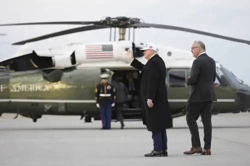 La stretta di Trump sulla sicurezza: "Dopo Washington, Guardia Nazionale a Chicago e a New York"