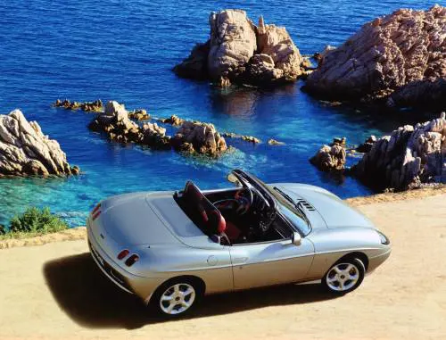 I 30 anni di Fiat Barchetta, fascino a cielo aperto