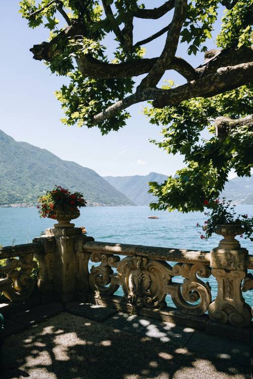Quel ramo del lago che volge a Lecco, regno di quiete tra roccia e acqua
