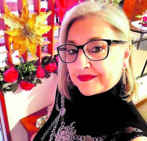 Giallo della tabaccaia morta, i Ris a casa in cerca di tracce