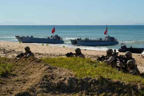 Boom di spese militari: la Nato supera il 2% del pil. Italia oltre quota 45 miliardi 