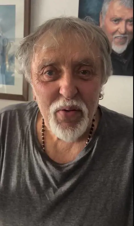 "Sono vivo, alla faccia vostra!", la risposta di Maurizio Mattioli, dato per morto per la quarta volta