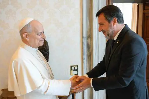 Matteo Salvini e la figlia Mirta in udienza da Papa Leone XIV