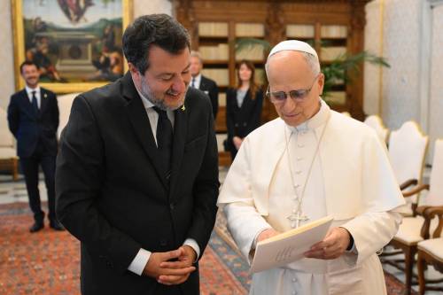 Salvini in udienza dal Papa: "Le sue parole di pace devono essere ascoltate e seguite"