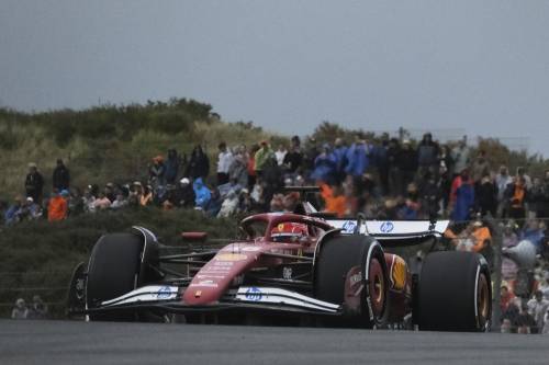 F1, nelle libere in Olanda volano le McLaren. Ferrari in grande affanno
