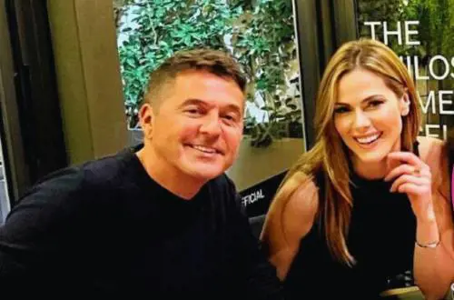 Striscia, la gravidanza, il burrascoso addio: la storia d'amore tra Teo Mammucari e Thais Souza Wiggers