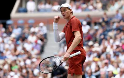Us Open, Sinner è granitico: rimonta Shapovalov e vince in 4 set