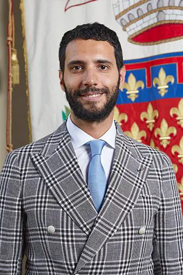 Politico ricattato per le foto osé. "Ho denunciato"