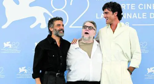 Del Toro in purezza. Il suo "Frankenstein" è un mostro più umano di noi