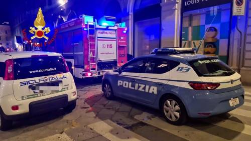 Firenze, ladri rapinano il negozio di Dior: colpo da 200mila euro