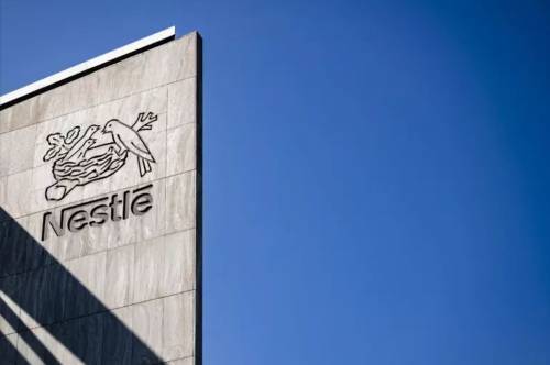 Nestlè mette alla porta il suo ad, "Relazione con una dipendente"