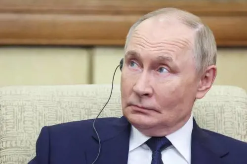 Putin: "Ucraina nell'Ue? Mai detto no". Fico media in Cina ma l'Ue: "Non ci rappresenta"
