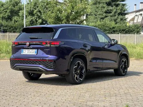 Volkswagen Tayron: guarda la gallery del nuovo SUV per famiglie, anche 7 posti