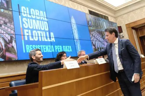 La sinistra si imbarca con la Flotilla
