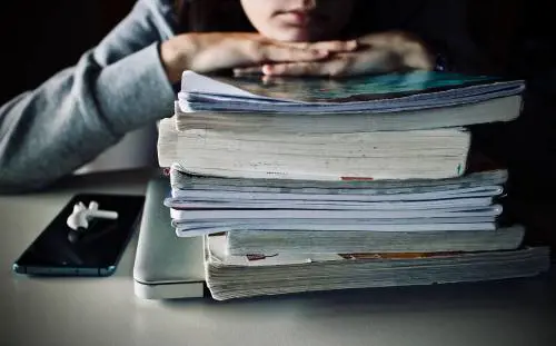Scuola, si valuta la detrazione del 19% per libri scolastici e cancelleria