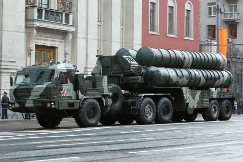 S-400 Triumf, il gigante della difesa russa si prepara a nuove sfide tecnologiche