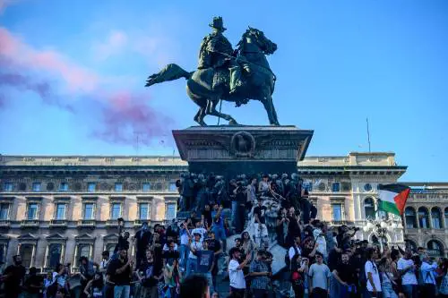 La brutta Milano dei prepotenti