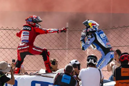Trionfo di Marquez, ma stavolta è Alex