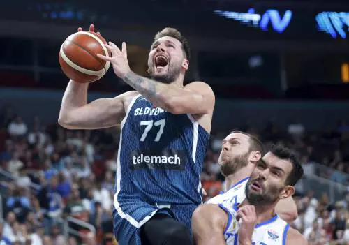 Doncic batte da solo l'Italbasket. E Pozzecco annuncia l'addio