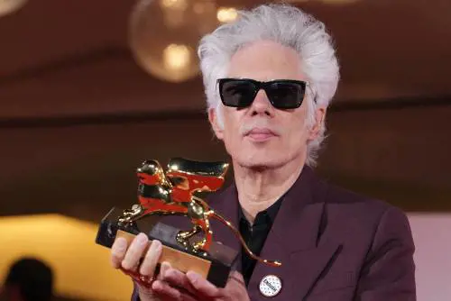 Chi è Jim Jarmush, il regista premiato a Venezia tra le polemiche