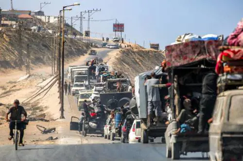 Paura a Gaza City, la gente è in fuga. Fino a mille dollari per scappare