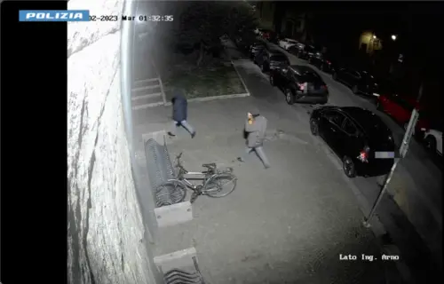 Attentato incendiario al Tribunale di Pisa, fermati due anarchici per terrorismo