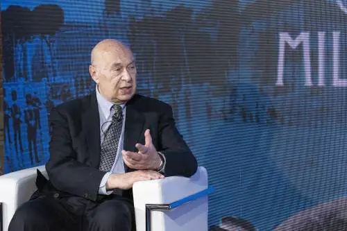 "La Nato non esiste più. Israele? Sta sbagliando"