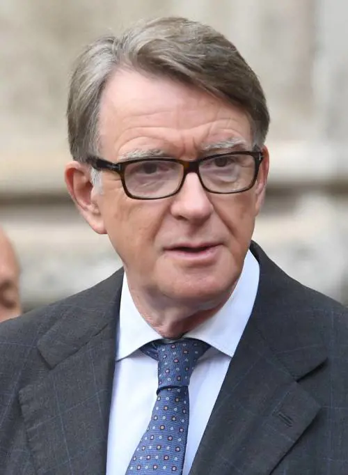 Starmer caccia l’ambasciatore Usa