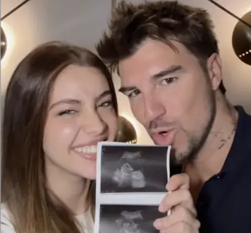 Andrea Damante ed Elisa Visari sono diventati genitori: è nato il loro primo figlio