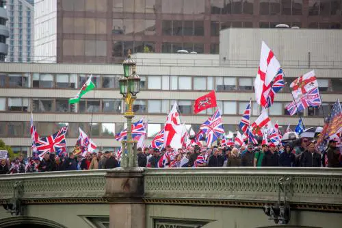 Londra, migliaia di partecipanti in memoria di Charlie Kirk 
