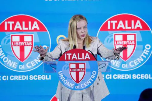 Affondo di Meloni: "Accusati di odio da chi festeggia l'omicidio di Kirk. La sinistra la smetta di minimizzare"