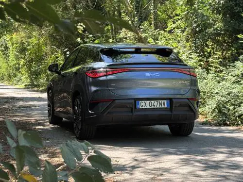 BYD Sealion 7: la gallery del nuovo suv coupè cinese