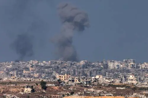 Israele entra a Gaza City: oltre 60 morti. Katz: "Non ci fermeremo finché non avremo finito" | Diretta