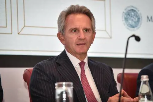 Nagel & co. all'incasso: l'ad uscente cede azioni Mediobanca per 22 milioni